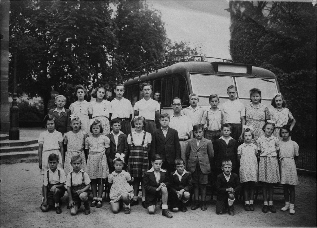 Hohatzenheim - photo de
                  classe vers 1947